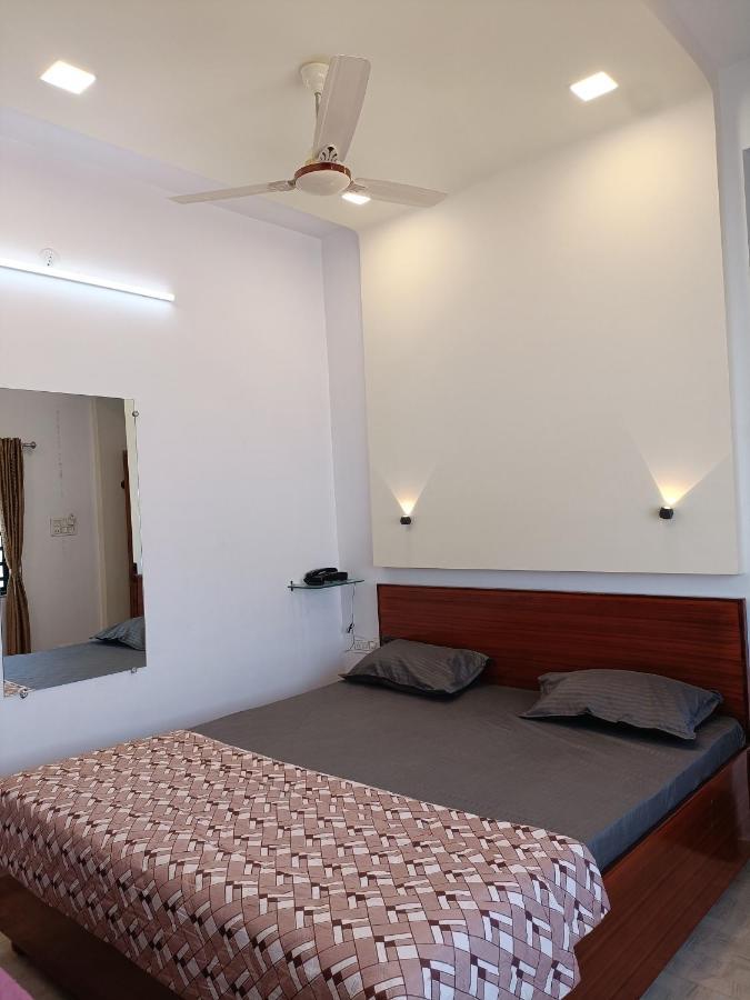Hotel Jb Star Mandvi  Ngoại thất bức ảnh